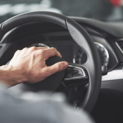 Jak zabezpieczyć samochód przed kradzieżą: Skuteczne środki ochronne i alarmy